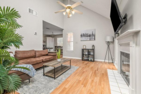 Charming Urban Family Home near Beaches & Downtown